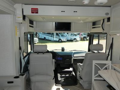 2026 Fleetwood Bounder - Photo 13