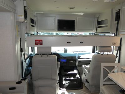 2026 Fleetwood Bounder - Photo 15