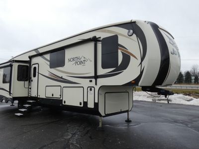 2016 JAYCO 377RLBH — front three-quarter view