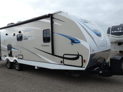 2019 COACHMEN 297RLDS — front three-quarter view