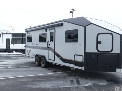 2026 INTECH 830-X — front three-quarter view
