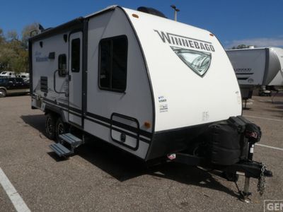 2020 WINNEBAGO 2106FBS — front three-quarter view