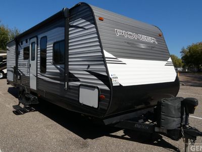 2018 HEARTLAND RE275 — front three-quarter view