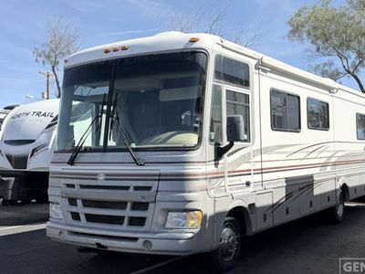 2000 FLEETWOOD 35N — front three-quarter view