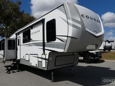 2023 KEYSTONE 368MBI — front three-quarter view