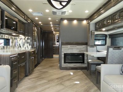 2020 FLEETWOOD 38W — front three-quarter view