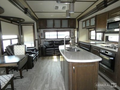 2019 GRAND DESIGN 373FB — front three-quarter view