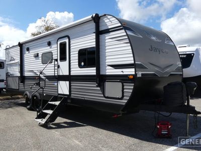 2024 JAYCO 267BHS — front three-quarter view