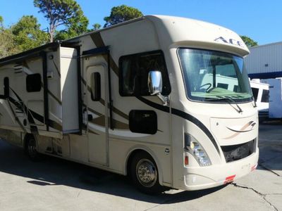 2016 THOR 27.1-1SL — front three-quarter view