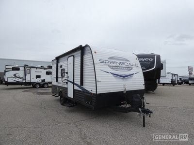 2024 KEYSTONE 1800BH — front three-quarter view