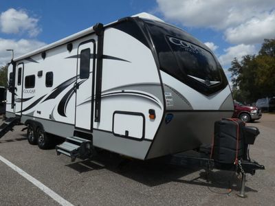2022 KEYSTONE 25RDS — front three-quarter view