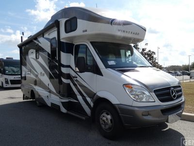 2014 WINNEBAGO 24M — front three-quarter view