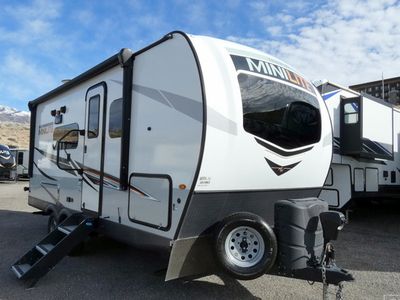 2022 FOREST RIVER 2104S — front three-quarter view