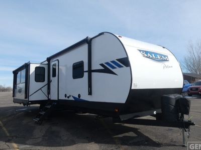 2023 FOREST RIVER 32RETX — front three-quarter view