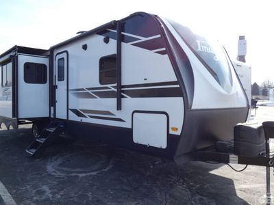 2019 GRAND DESIGN 2970RL — front three-quarter view