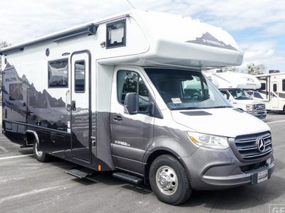 2025 DYNAMAX 24FW — front three-quarter view