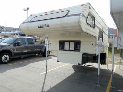 1991 LANCE 480 — front three-quarter view