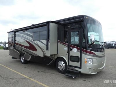 2015 TIFFIN 33AA — front three-quarter view