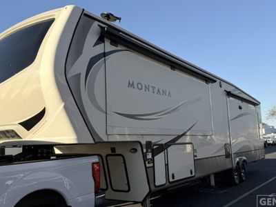 2018 KEYSTONE MONTANA 3811MS — front three-quarter view