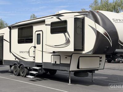 2018 KEYSTONE 3341FWLS — front three-quarter view