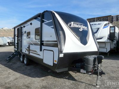 2019 GRAND DESIGN 2150RB — front three-quarter view