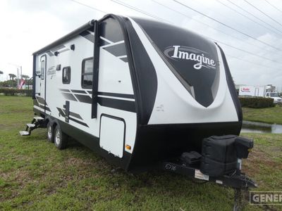 2019 GRAND DESIGN 2150RB — front three-quarter view