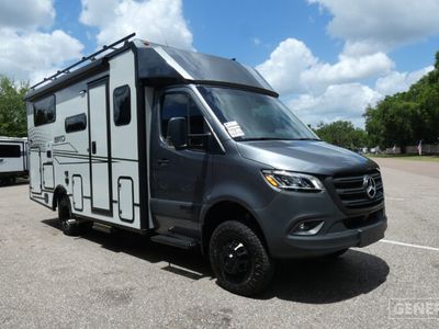 2025 WINNEBAGO 23B — front three-quarter view