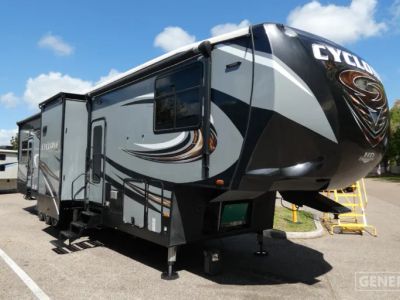 2017 HEARTLAND 4250 — front three-quarter view