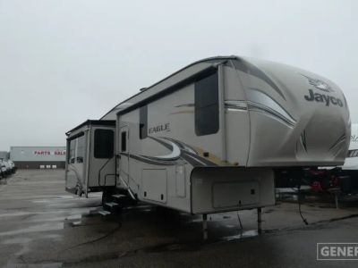 2017 JAYCO 321RSTS — front three-quarter view