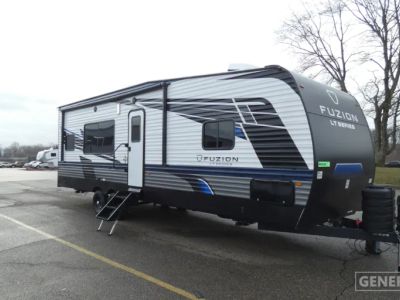 2026 KEYSTONE 2915 — front three-quarter view