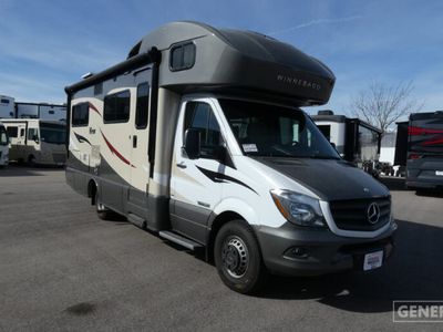 2016 WINNEBAGO 24J — front three-quarter view