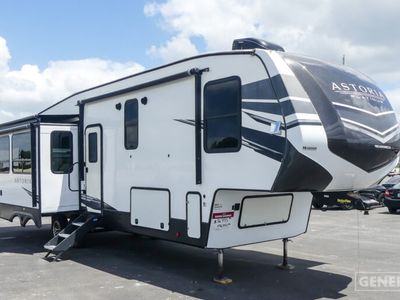 2021 DUTCHMEN 3173RLP — front three-quarter view