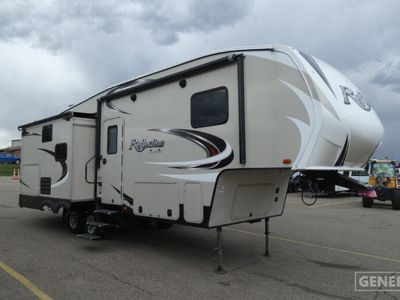 2017 GRAND DESIGN 29RS — front three-quarter view