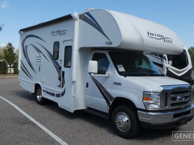 2018 THOR 22FE — front three-quarter view
