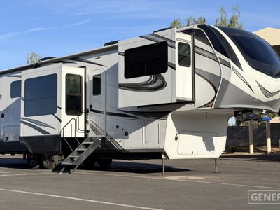 2022 GRAND DESIGN 380FL — front three-quarter view