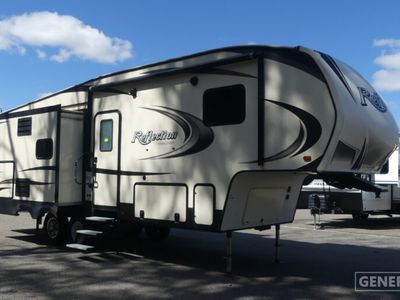 2019 GRAND DESIGN 29RS — front three-quarter view