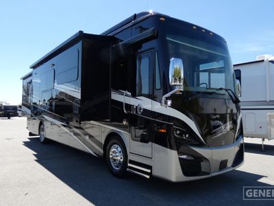 2023 TIFFIN 40IH — front three-quarter view