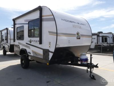 2026 MODERN BUGGY HOPPER 1 — front three-quarter view