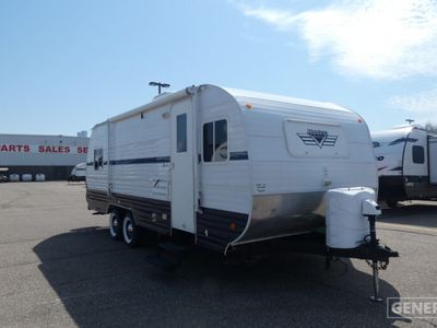 2017 RIVERSIDE RV 199RKS — front three-quarter view