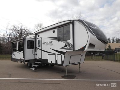 2022 GRAND DESIGN 295RL — front three-quarter view