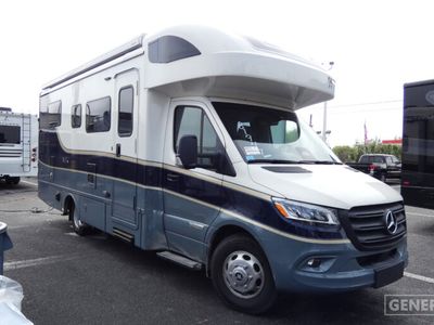 2027 WINNEBAGO 24R — front three-quarter view