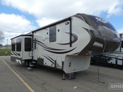 2015 GRAND DESIGN 369RL — front three-quarter view
