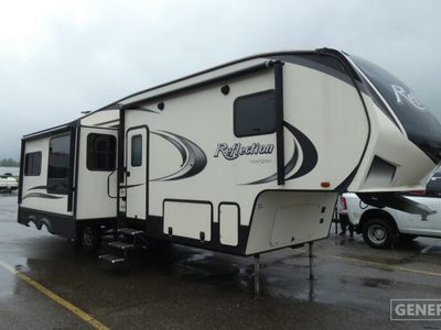 2018 GRAND DESIGN 311BHS — front three-quarter view