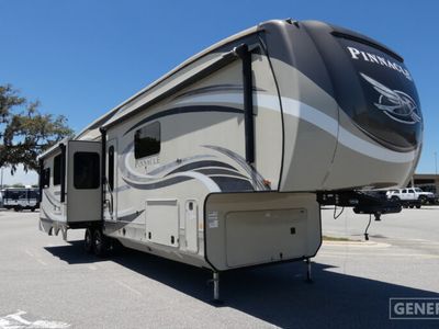 2019 JAYCO 36FBTS — front three-quarter view