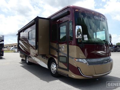 2018 TIFFIN 33AA — front three-quarter view