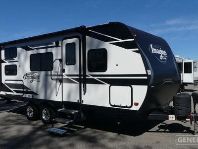 2021 GRAND DESIGN 21BHE — front three-quarter view