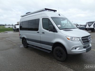 2023 THOR 19P — front three-quarter view