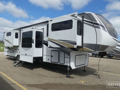 2022 ALLIANCE 385FL — front three-quarter view