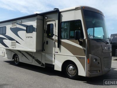 2014 WINNEBAGO 27N — front three-quarter view
