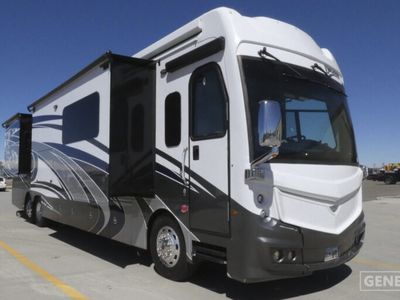 2022 FLEETWOOD 44S — front three-quarter view